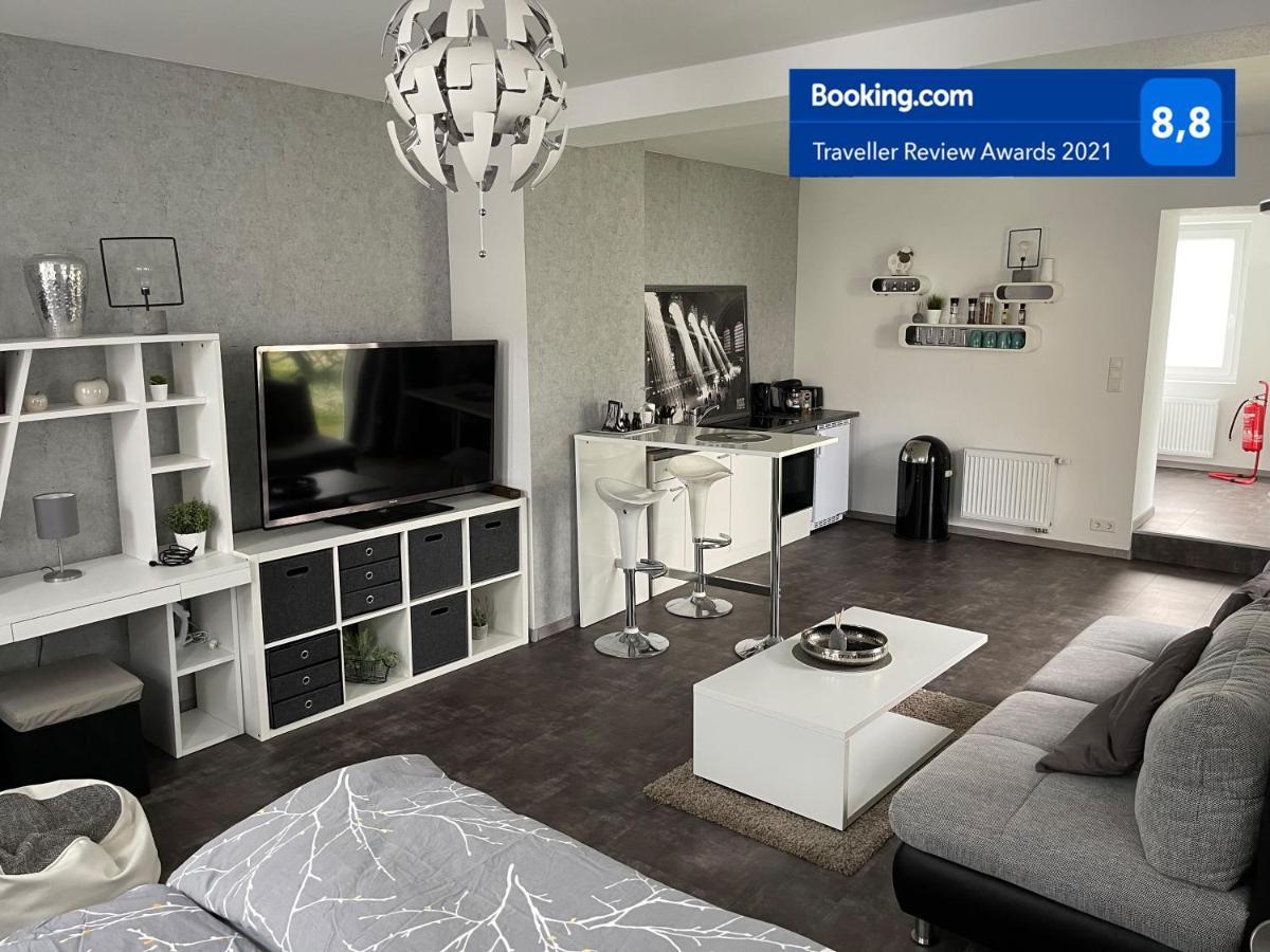 W1 - Kontaktloser 24H Check In, W-Lan, Netflix, Parkplatz, Kueche, Boxspring-Bett Bückeburg Exterior foto